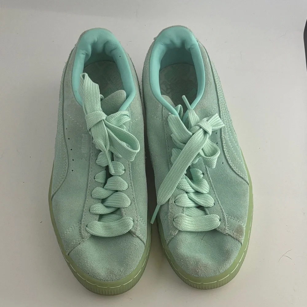 Puma Mint Green Suede Sneakers sz 5.5